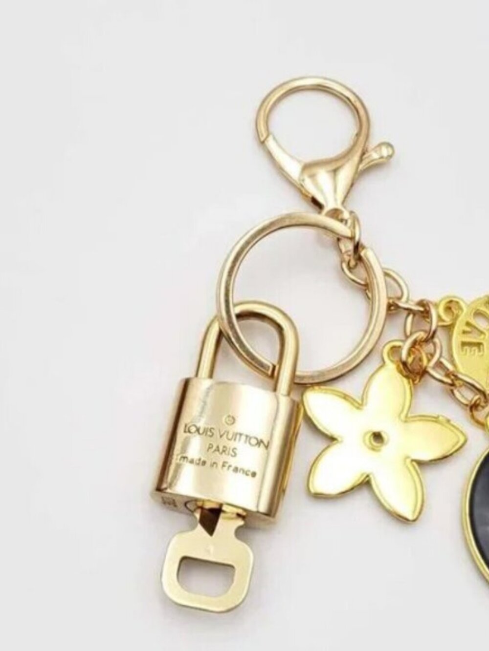 LV Authentic Gold Padlock 🔒 Key Set w/ Unbranded Flower Keychain Charm - Picture 5 of 8
